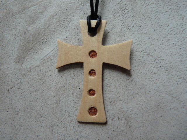 Collier Croix en érable - vue 4